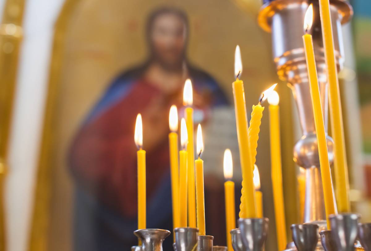 Kerzen und orthodoxe Ikone Kerzen und orthodoxe Ikone