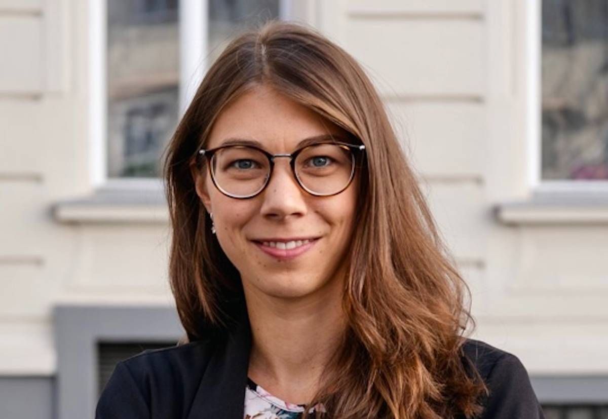 Anja Tang, Direktorin OIADC